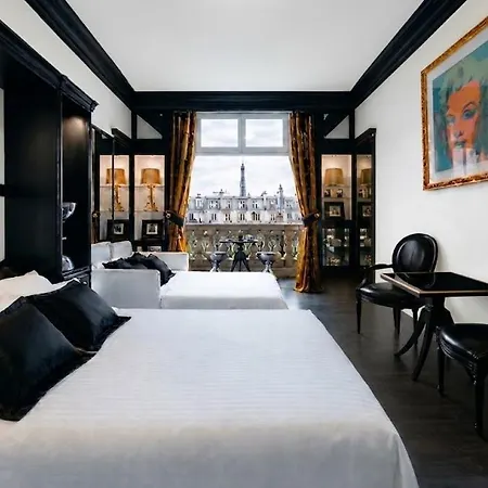 Balcony- Avenue -champs Elysees * Paris