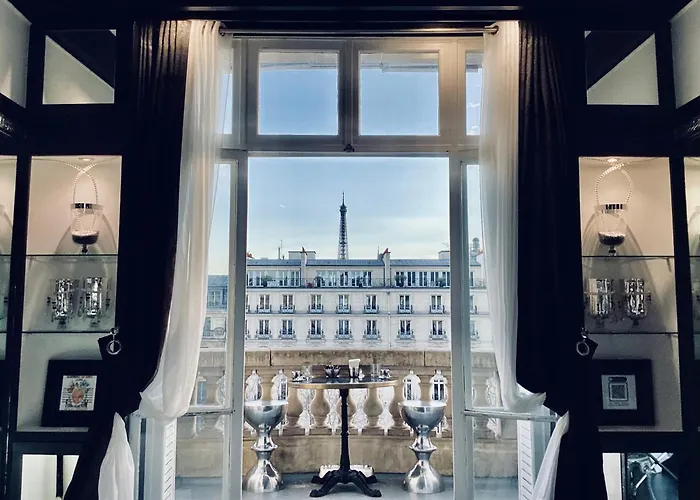 Balcony- Avenue -champs Elysees * Paris