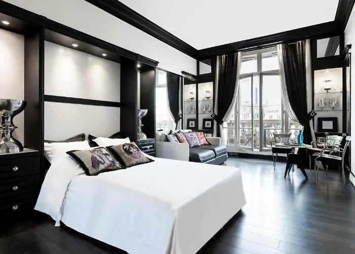 Balcony- Avenue -champs Elysees Apartman